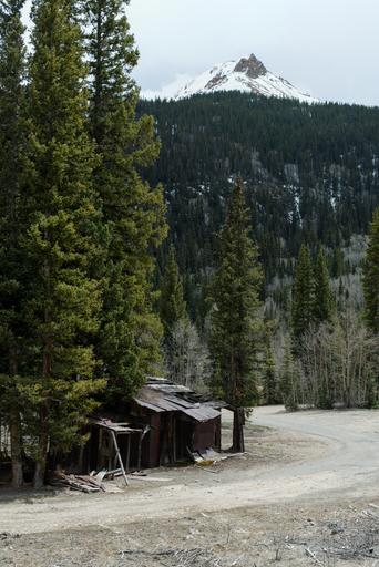 One of the few shacks remaining in the Ironton ghost town.